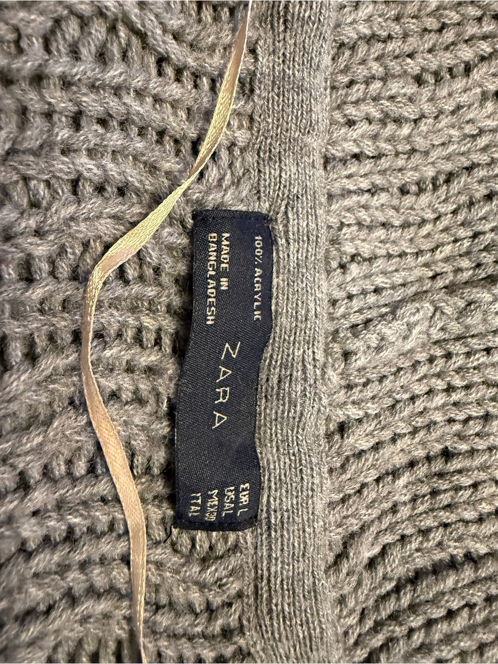 Cozy Cable Knit Button-Front Sweater Cardigan - Gray Vintage Y2K Zara - Picture 4 of 4